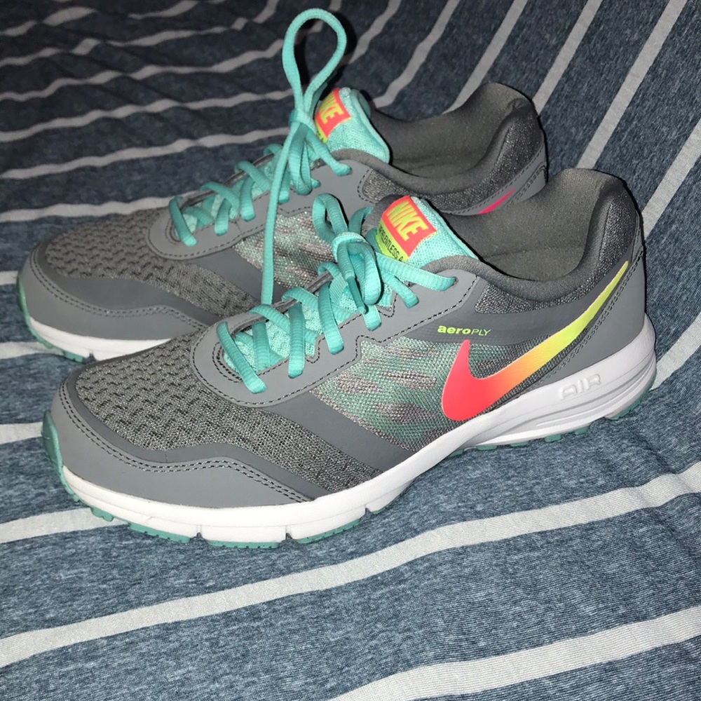 Women’s Nike Air Relentless 4 Shoes!❤️